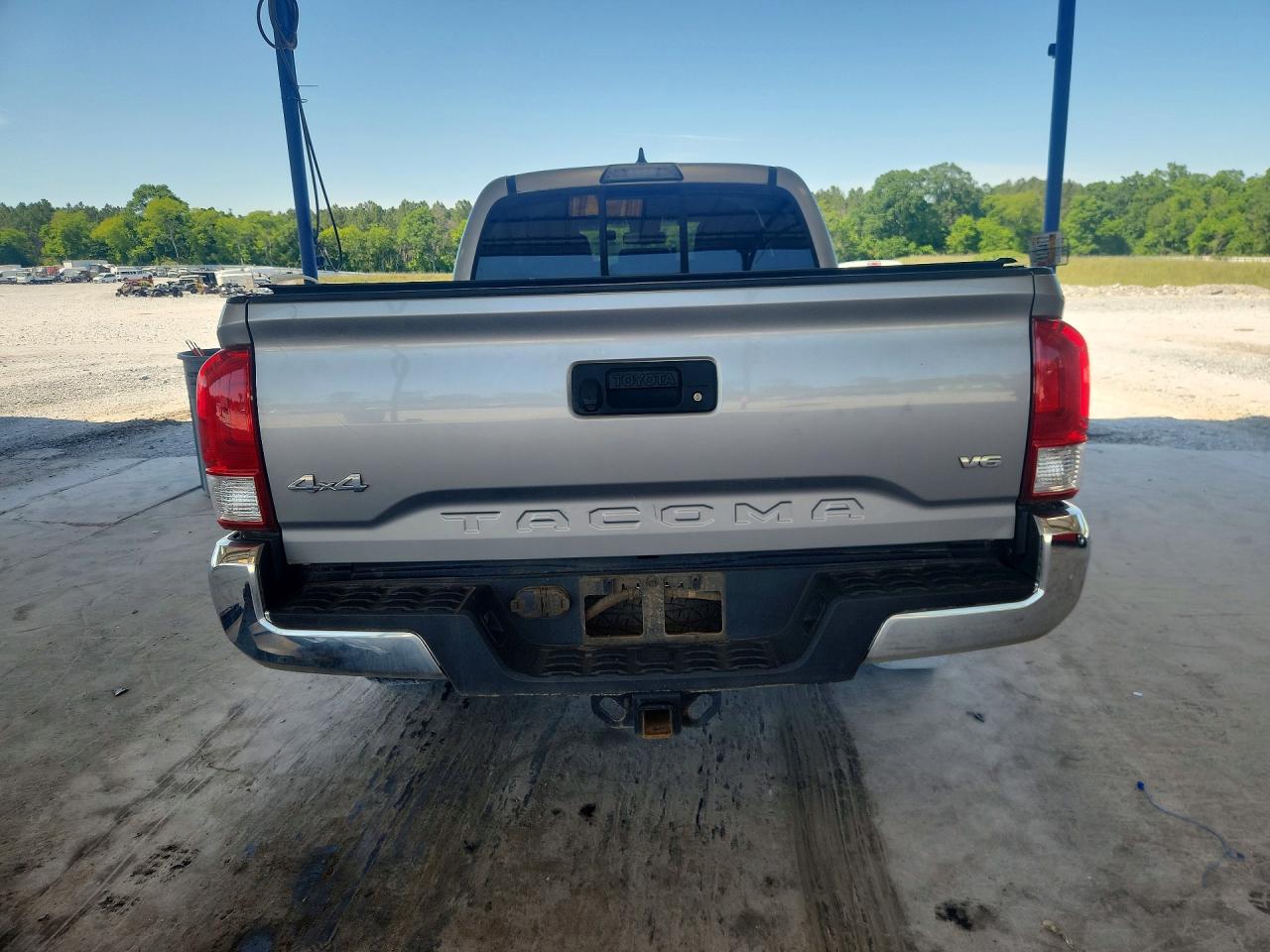 2017 TOYOTA TACOMA SR5 V6 photo 11
