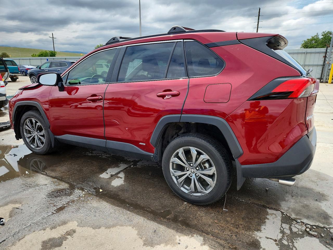 2024 TOYOTA RAV4 XLE PREMIUM photo 4