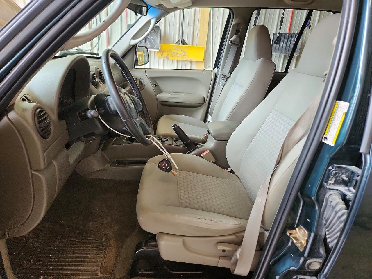 2005 JEEP LIBERTY SPORT photo 19