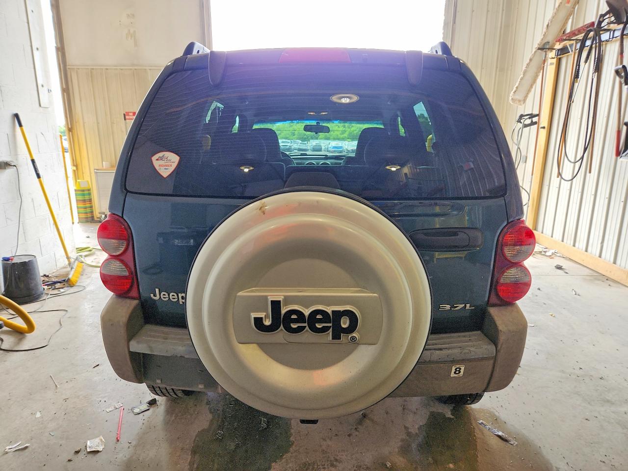 2005 JEEP LIBERTY SPORT photo 16
