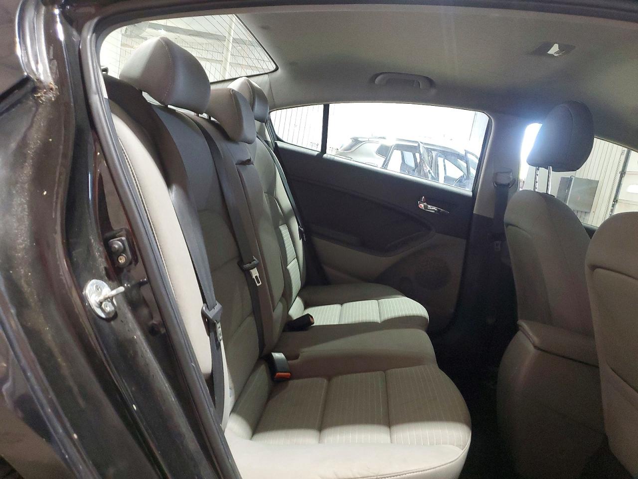 2015 KIA FORTE LX photo 19