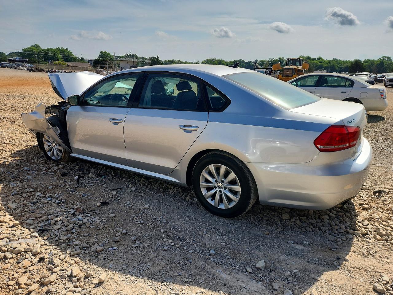 2015 VOLKSWAGEN PASSAT S photo 3