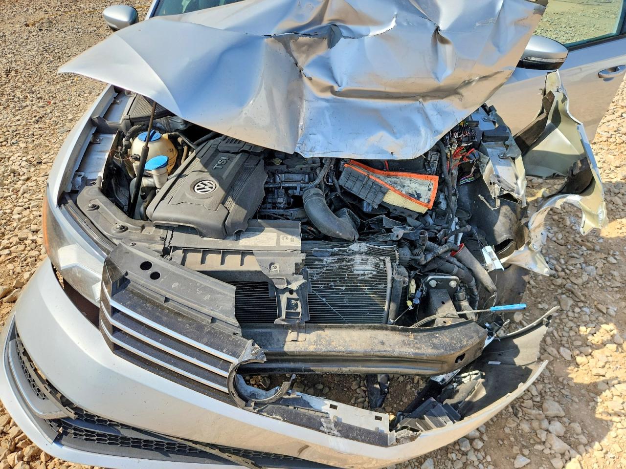 2015 VOLKSWAGEN PASSAT S photo 21