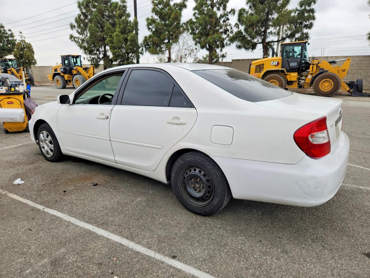 2003 TOYOTA CAMRY LE photo 4