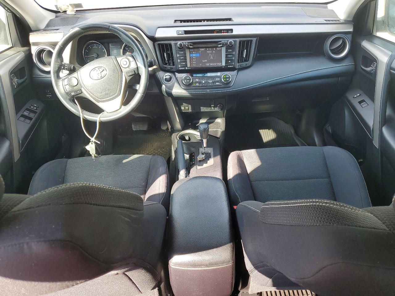2018 TOYOTA RAV4 XLE photo 22