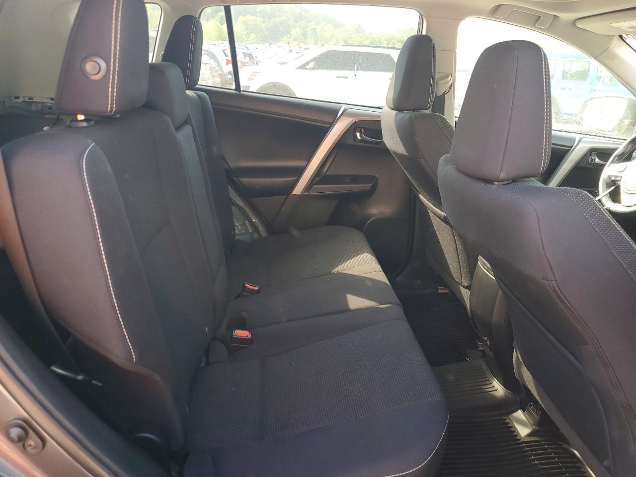 2018 TOYOTA RAV4 XLE photo 31