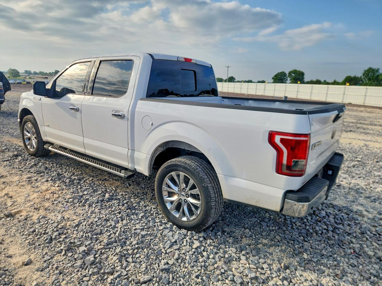 2017 FORD F150 SUPERCREW photo 4