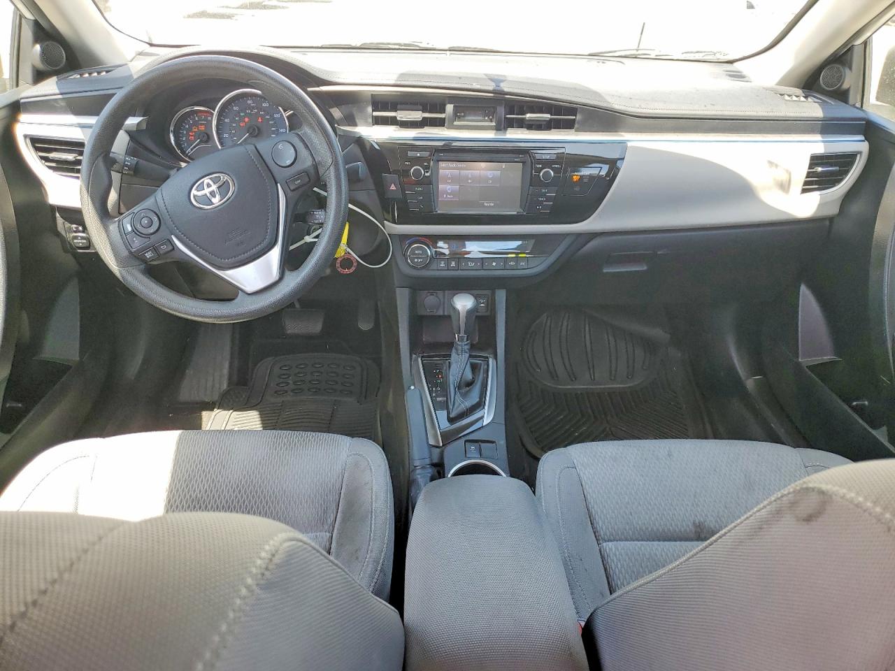 2016 TOYOTA COROLLA LE photo 8