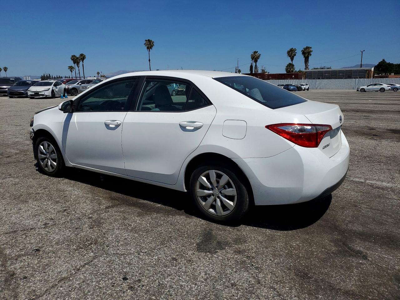2016 TOYOTA COROLLA LE photo 2