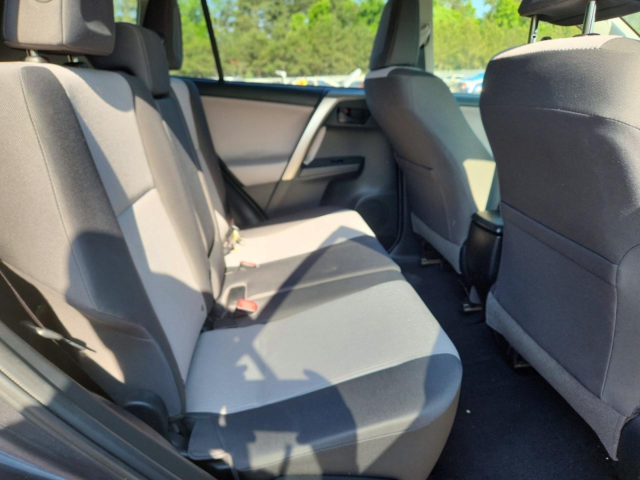 2014 TOYOTA RAV4 LE photo 31