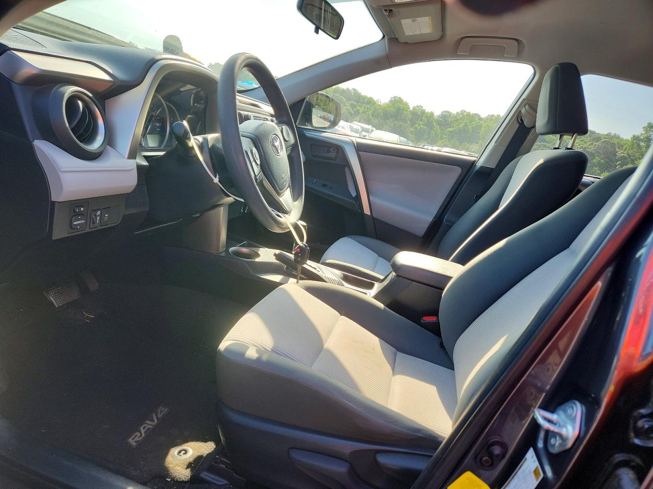 2014 TOYOTA RAV4 LE photo 19