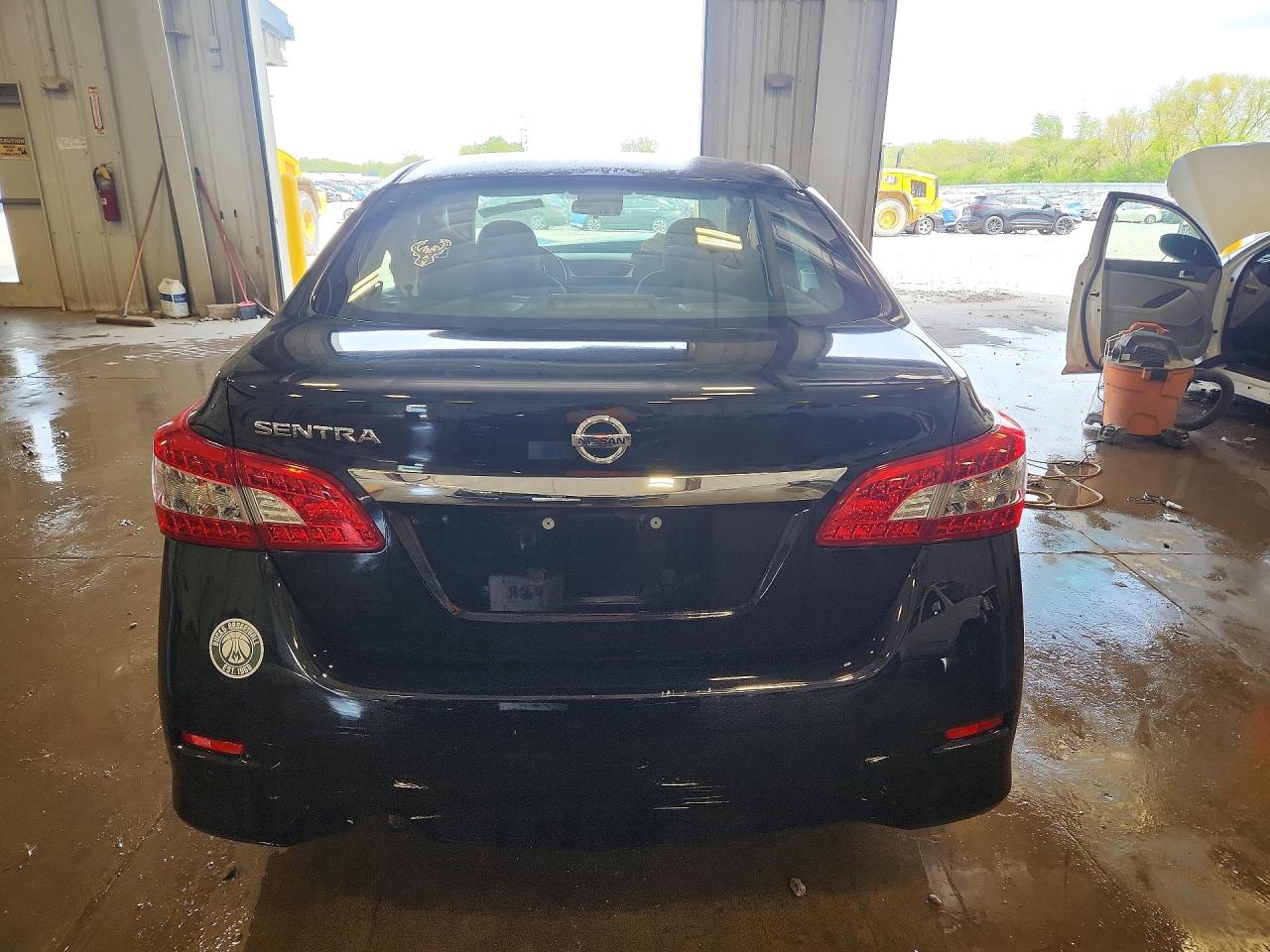 2015 NISSAN SENTRA S photo 16
