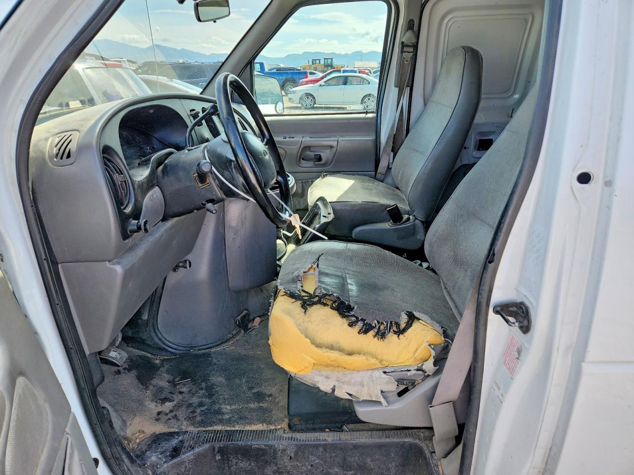 1998 FORD ECONOLINE E350 VAN photo 19