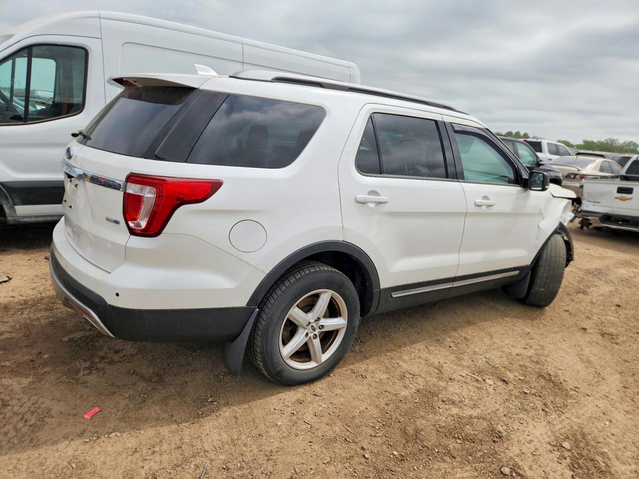 2016 FORD EXPLORER photo 5
