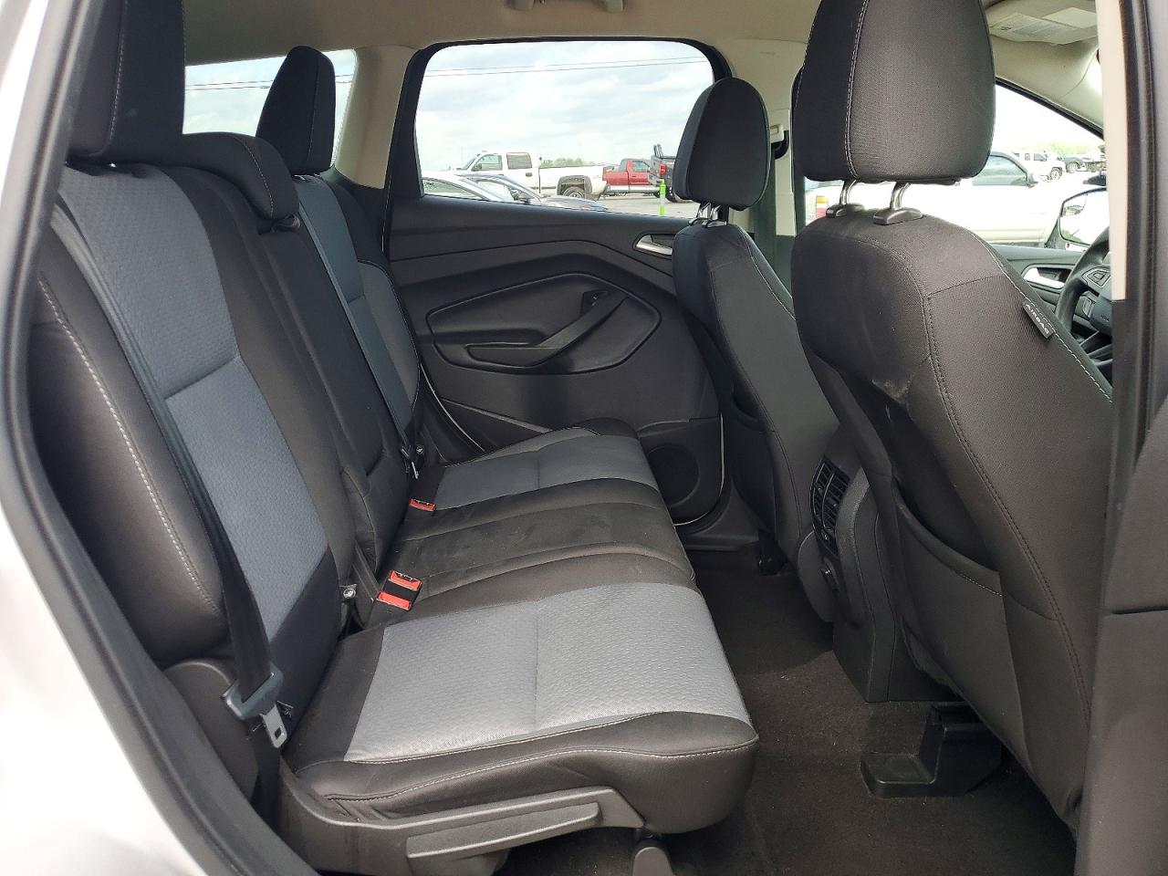 2017 FORD ESCAPE SE photo 11