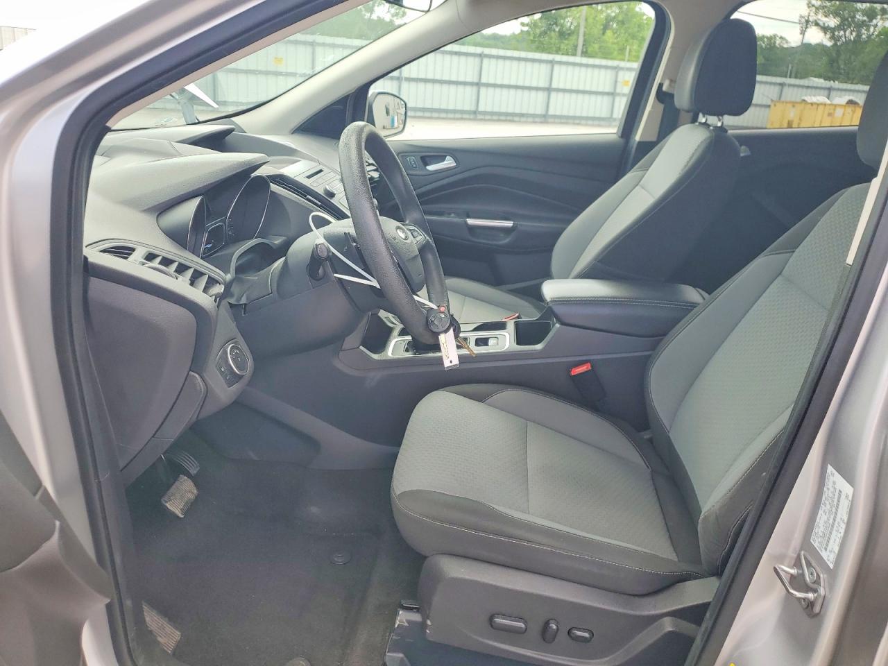 2017 FORD ESCAPE SE photo 7