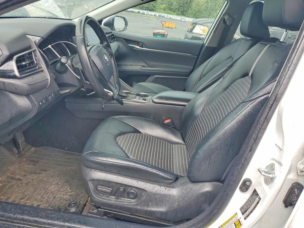 2021 TOYOTA CAMRY SE photo 13