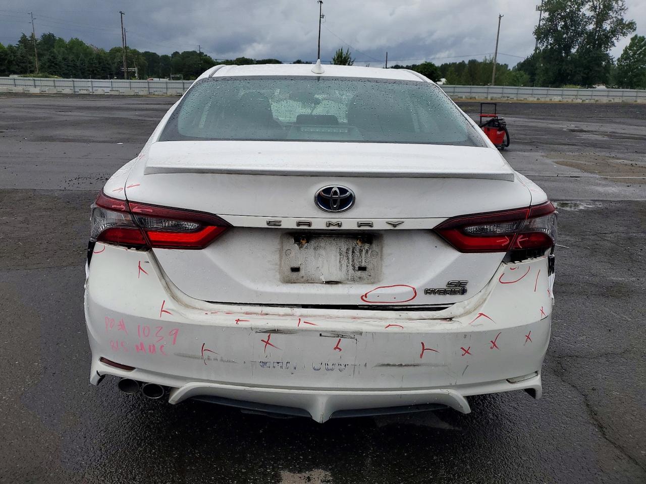 2021 TOYOTA CAMRY SE photo 11