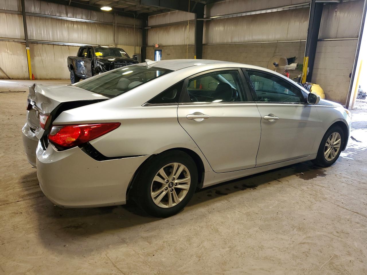 2013 HYUNDAI SONATA GLS photo 5