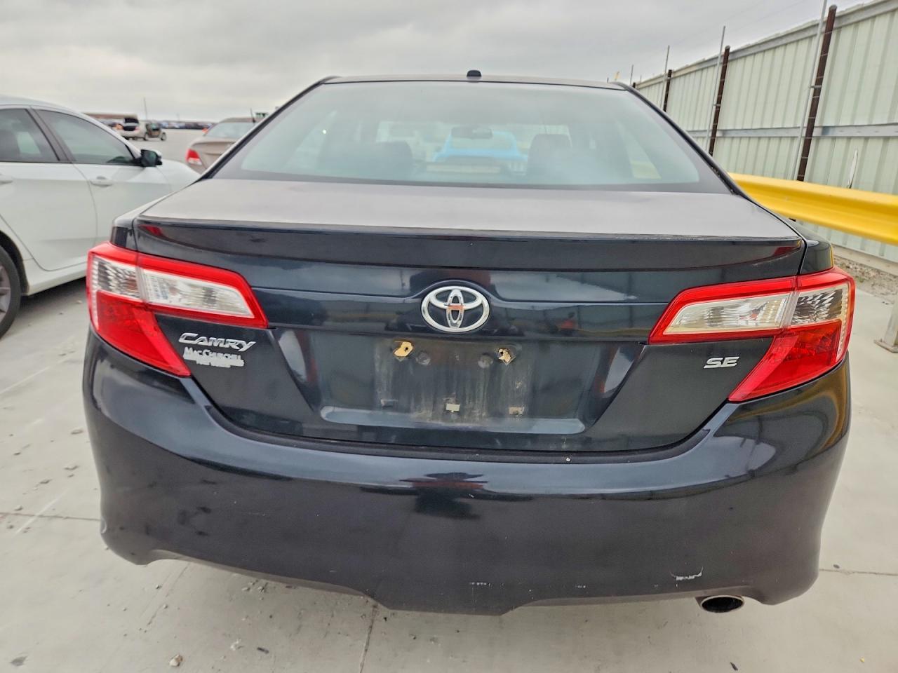 2012 TOYOTA CAMRY SE photo 6