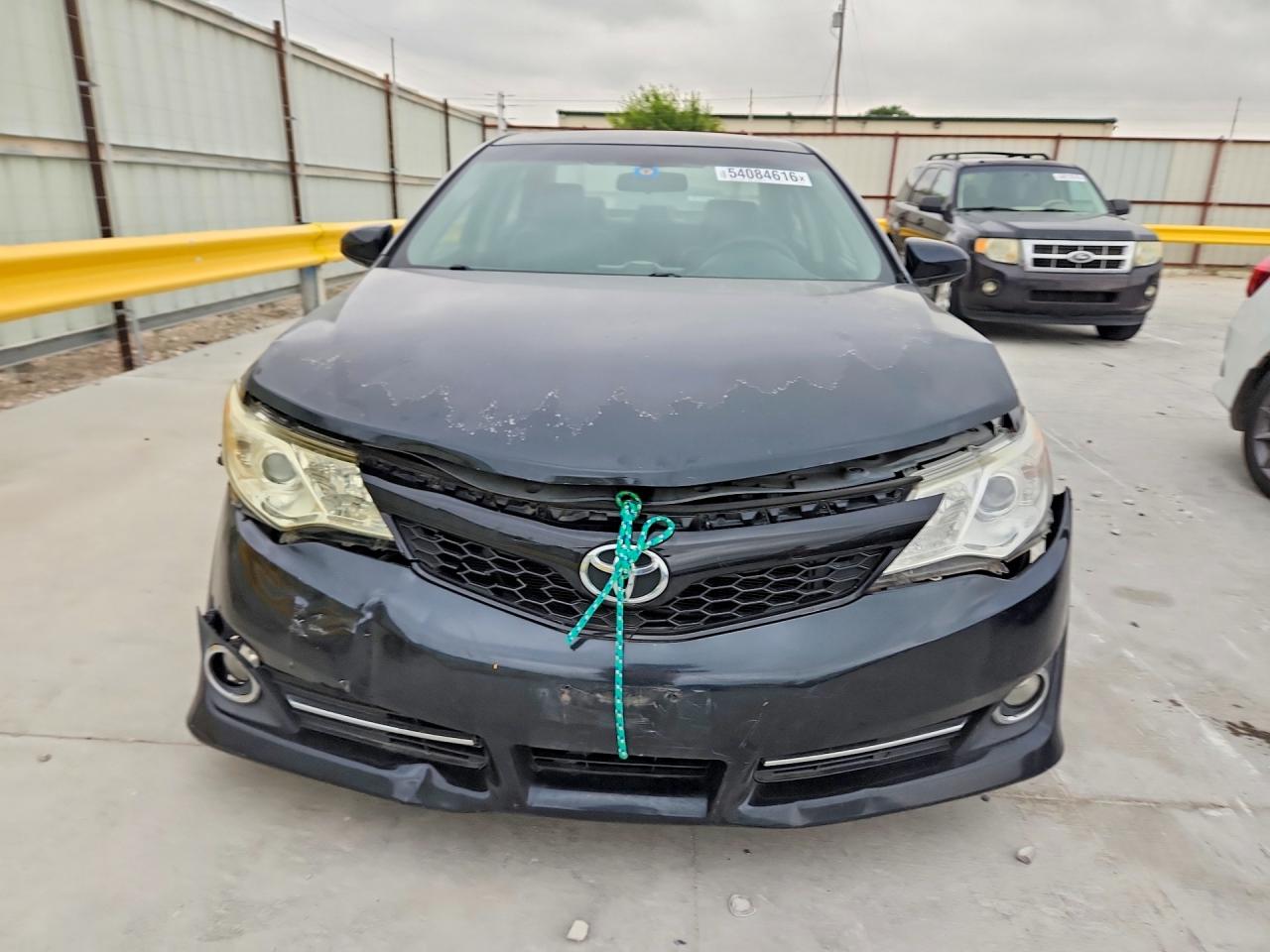 2012 TOYOTA CAMRY SE photo 5