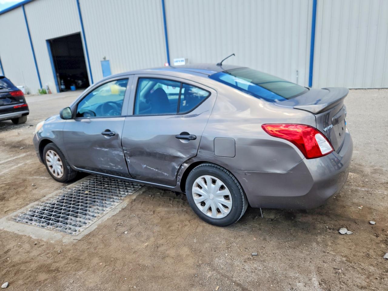 2014 NISSAN VERSA 1.6 S PLUS photo 4