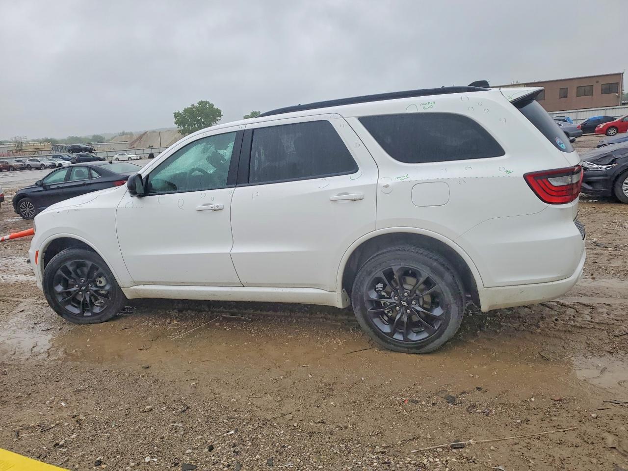 2025 DODGE DURANGO GT photo 2