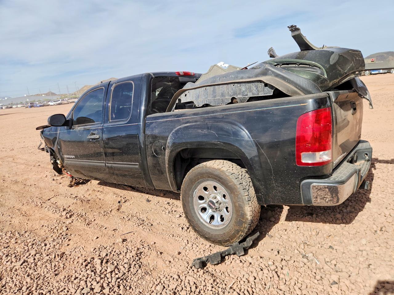2007 GMC NEW SIERRA K1500 photo 2