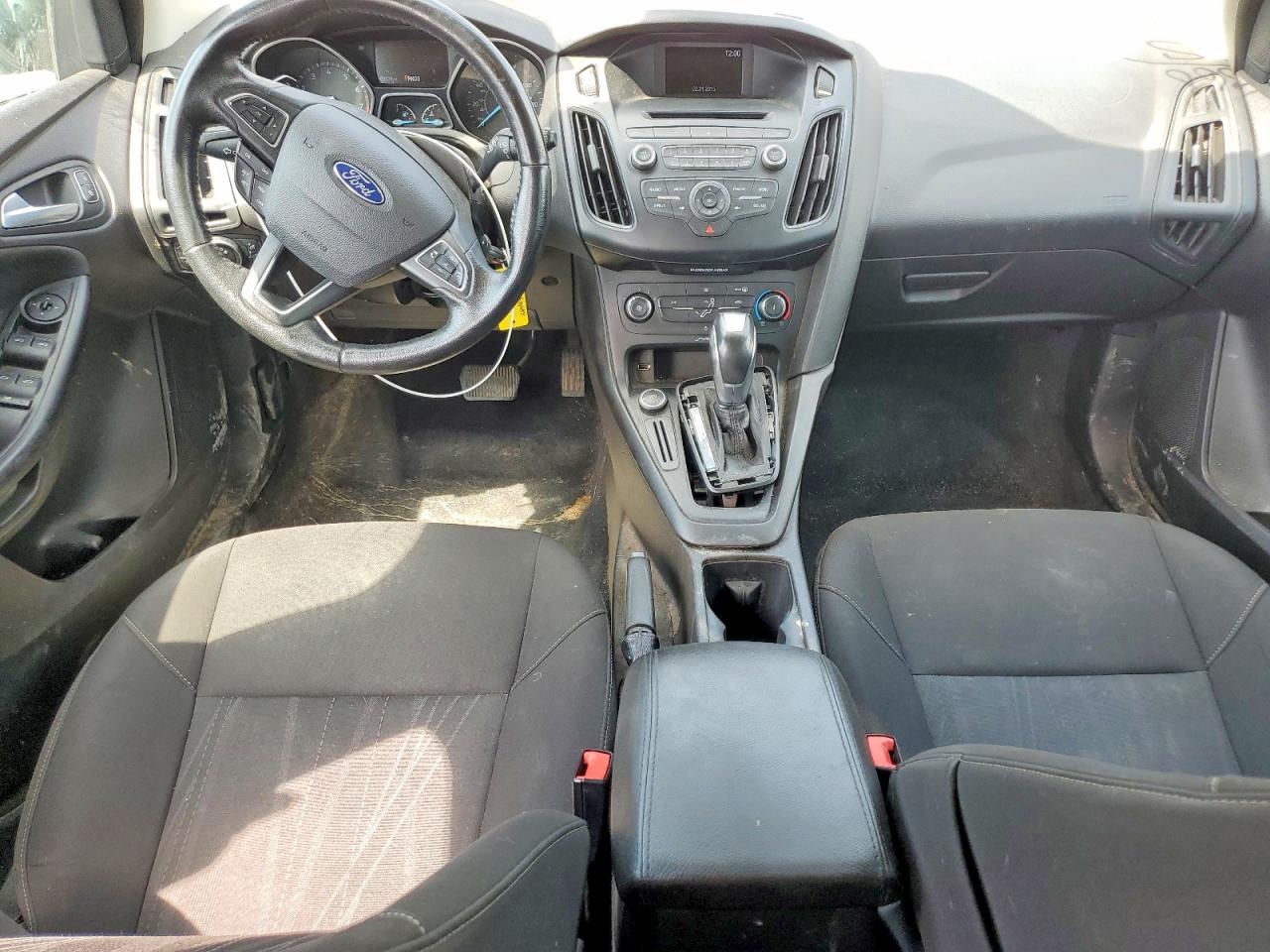 2015 FORD FOCUS SE photo 22