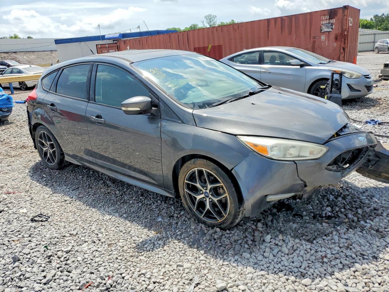 2015 FORD FOCUS SE photo 10
