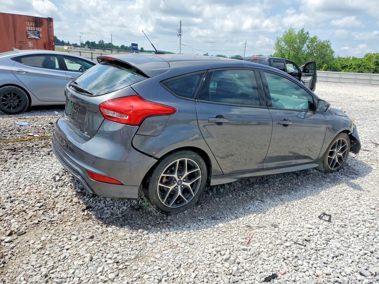 2015 FORD FOCUS SE photo 7
