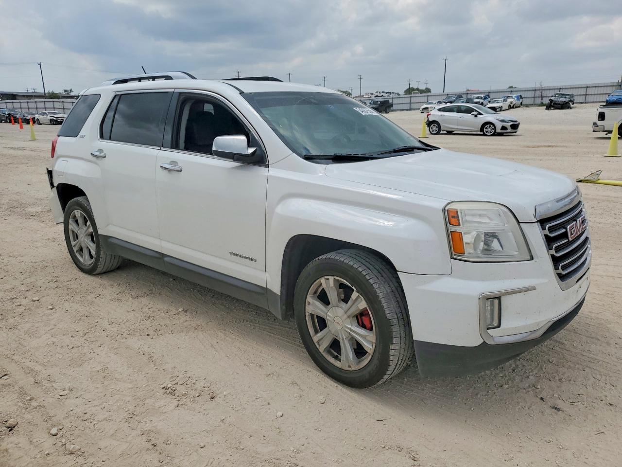 2017 GMC TERRAIN SLT photo 7