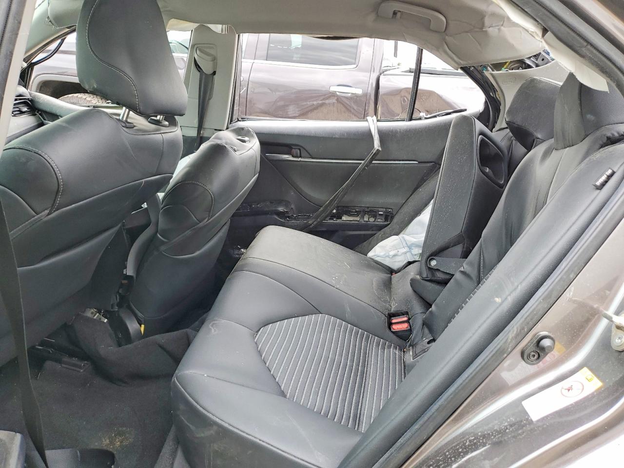 2019 TOYOTA CAMRY SE photo 19
