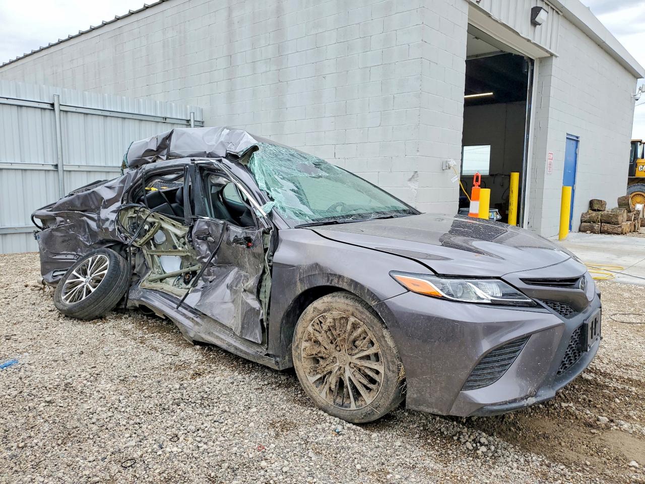 2019 TOYOTA CAMRY SE photo 7