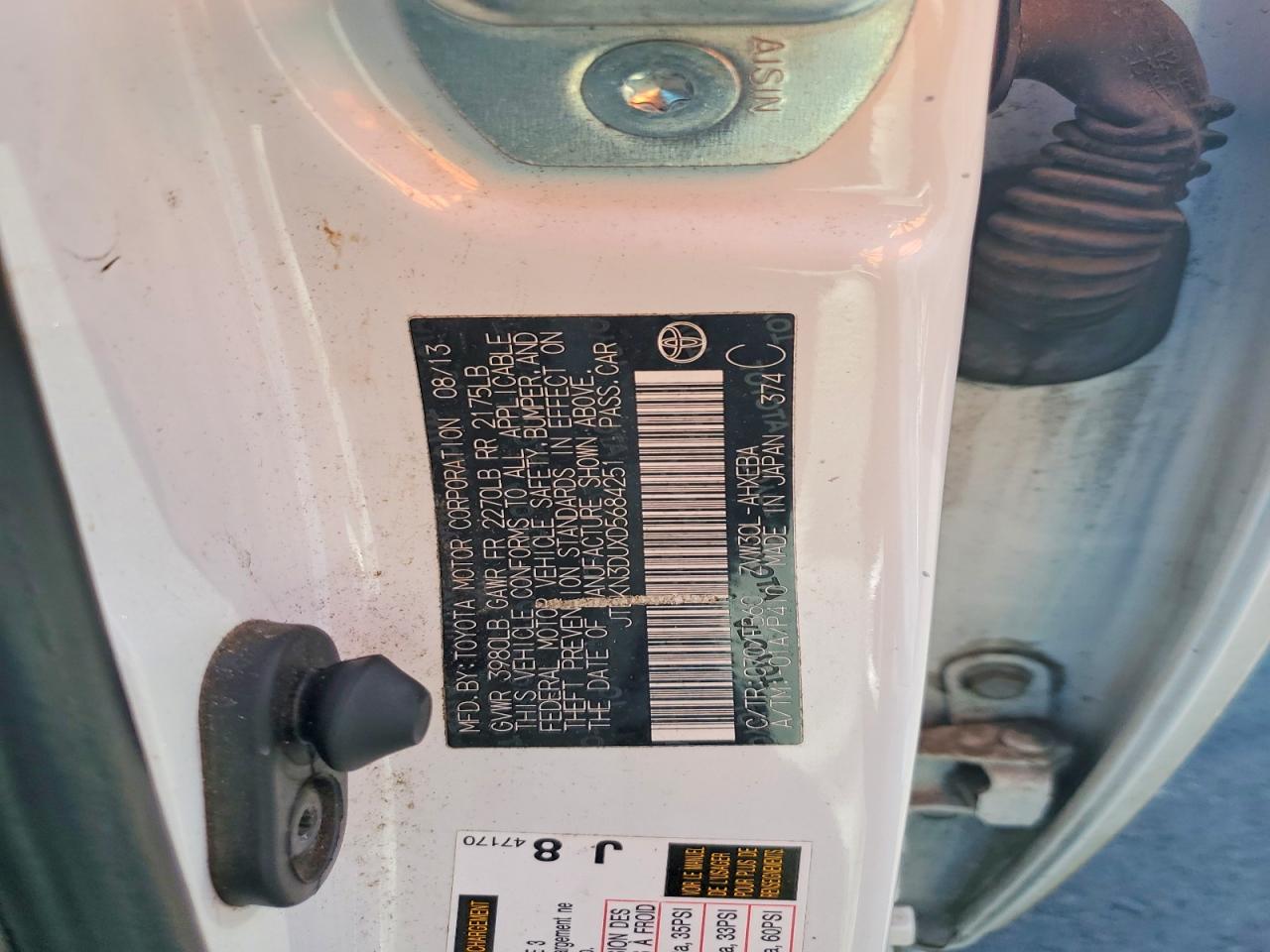 2013 TOYOTA PRIUS TWO photo 34