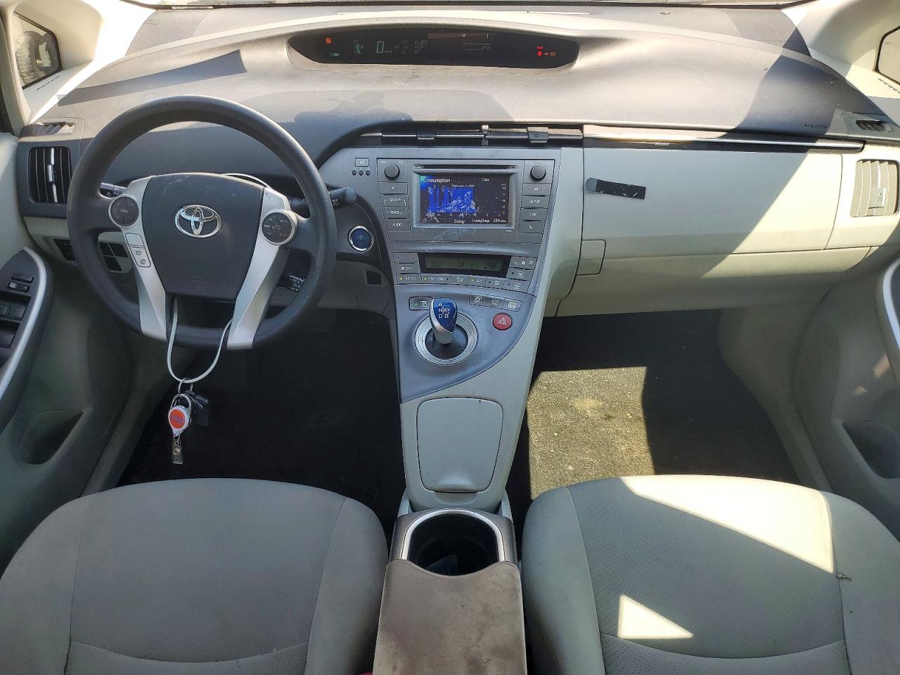 2013 TOYOTA PRIUS TWO photo 22