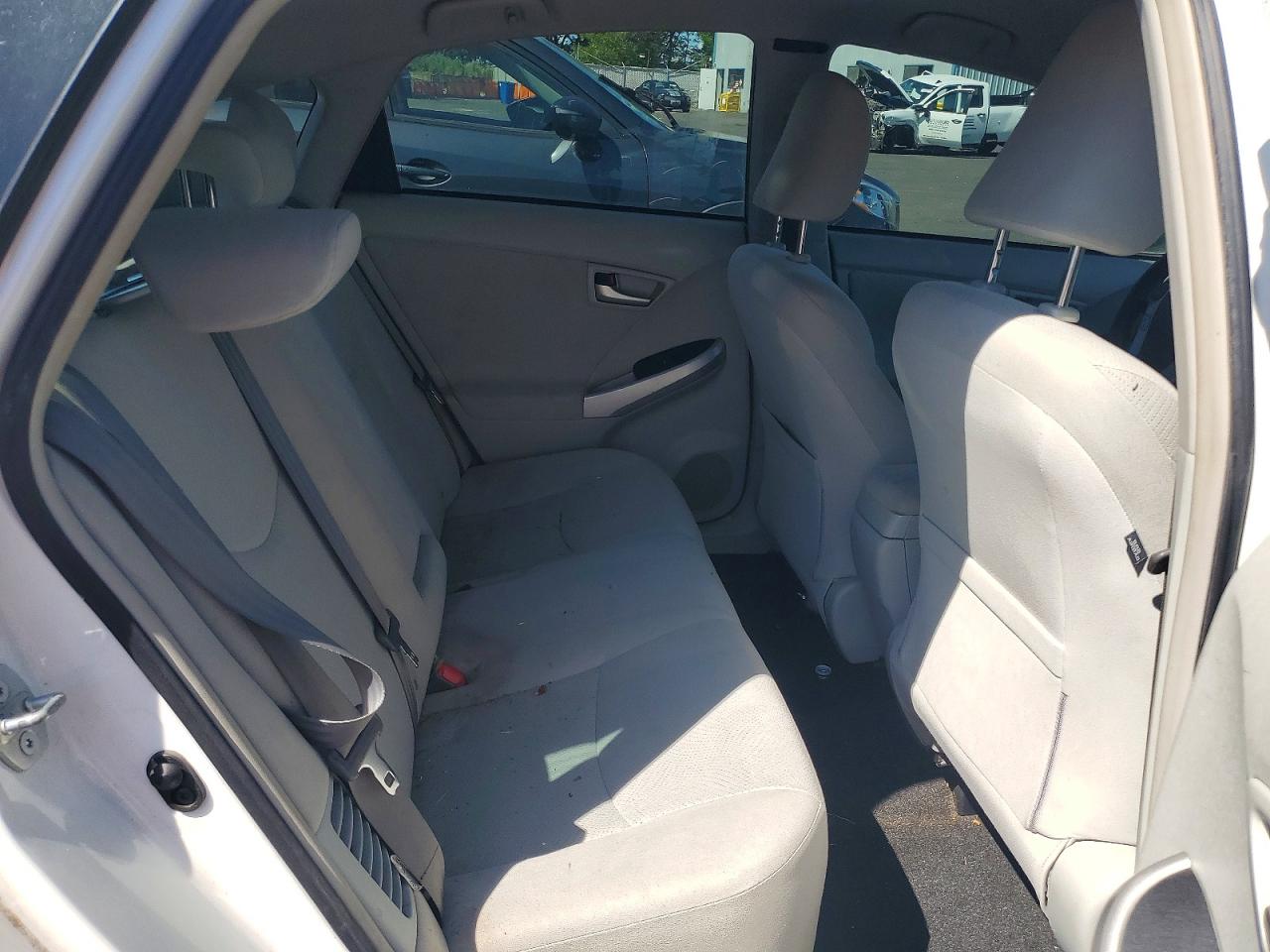 2013 TOYOTA PRIUS TWO photo 28