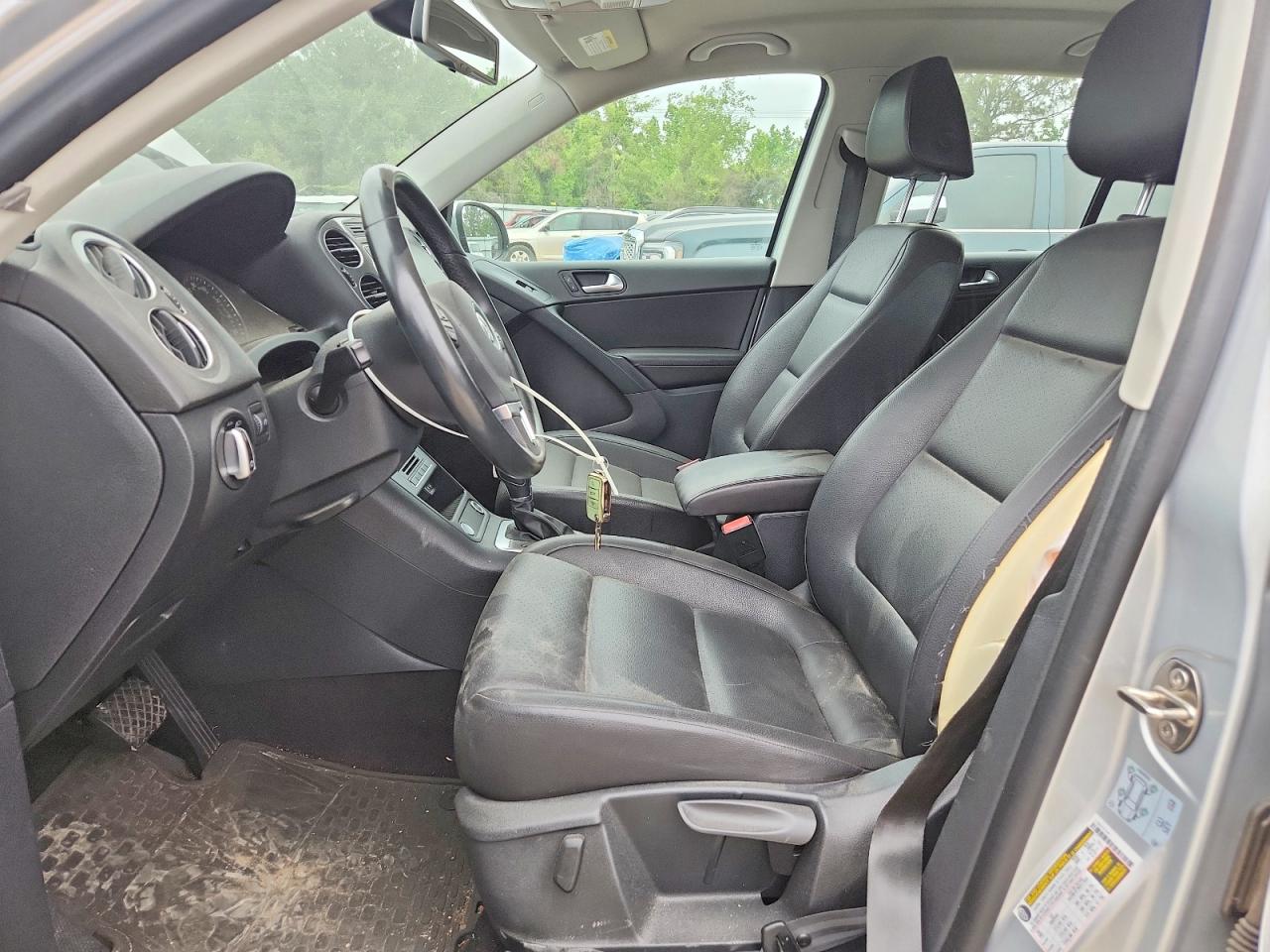 2016 VOLKSWAGEN TIGUAN S photo 7