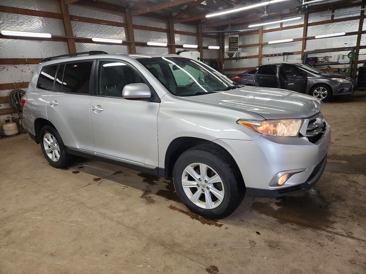 2012 TOYOTA HIGHLANDER SE photo 7
