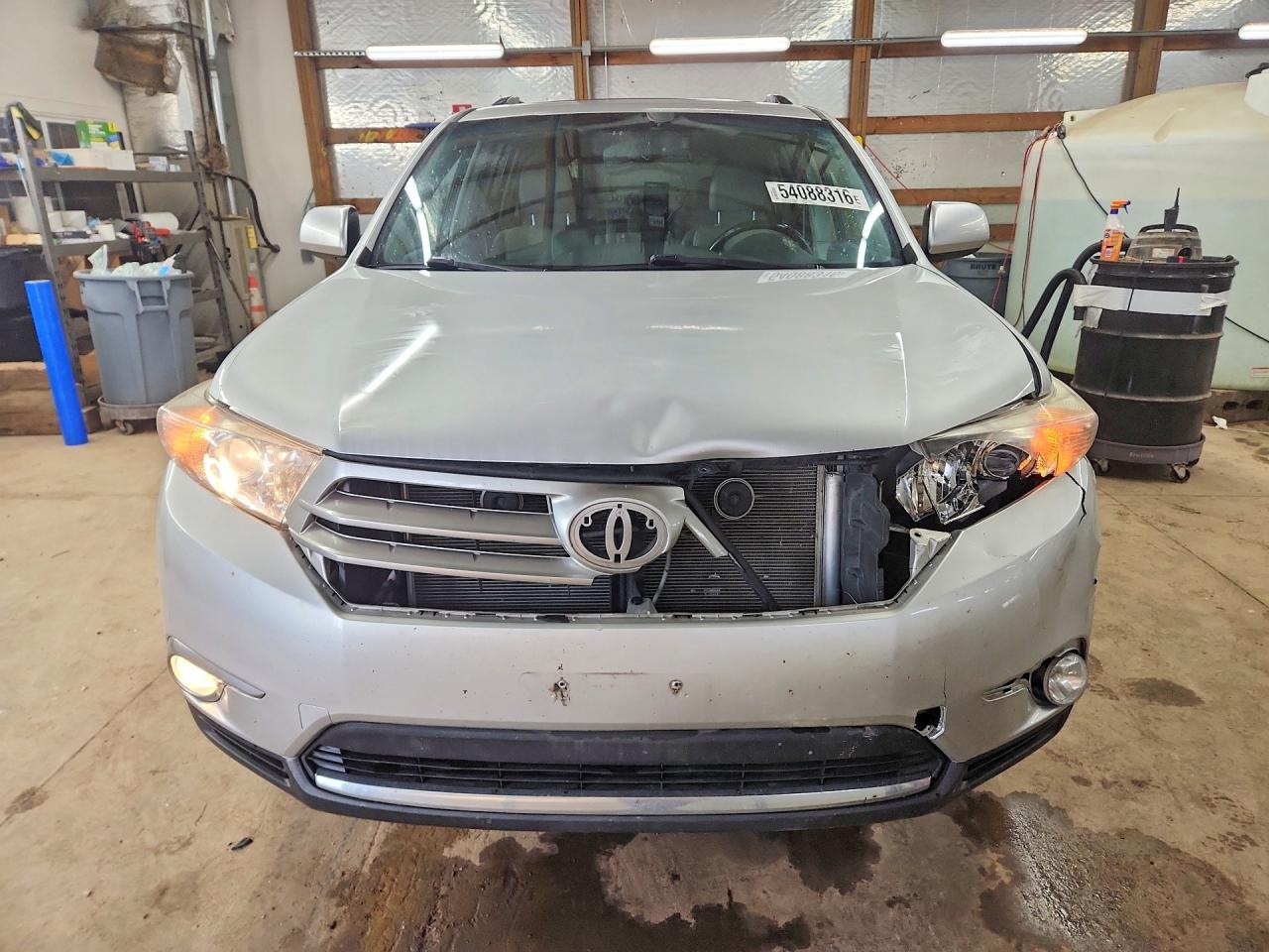 2012 TOYOTA HIGHLANDER SE photo 9