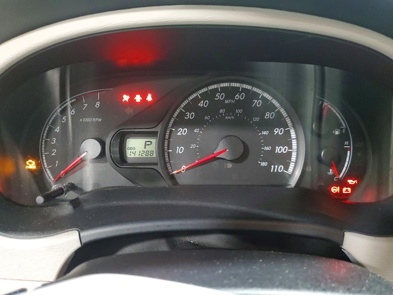 2014 TOYOTA SIENNA LE photo 17
