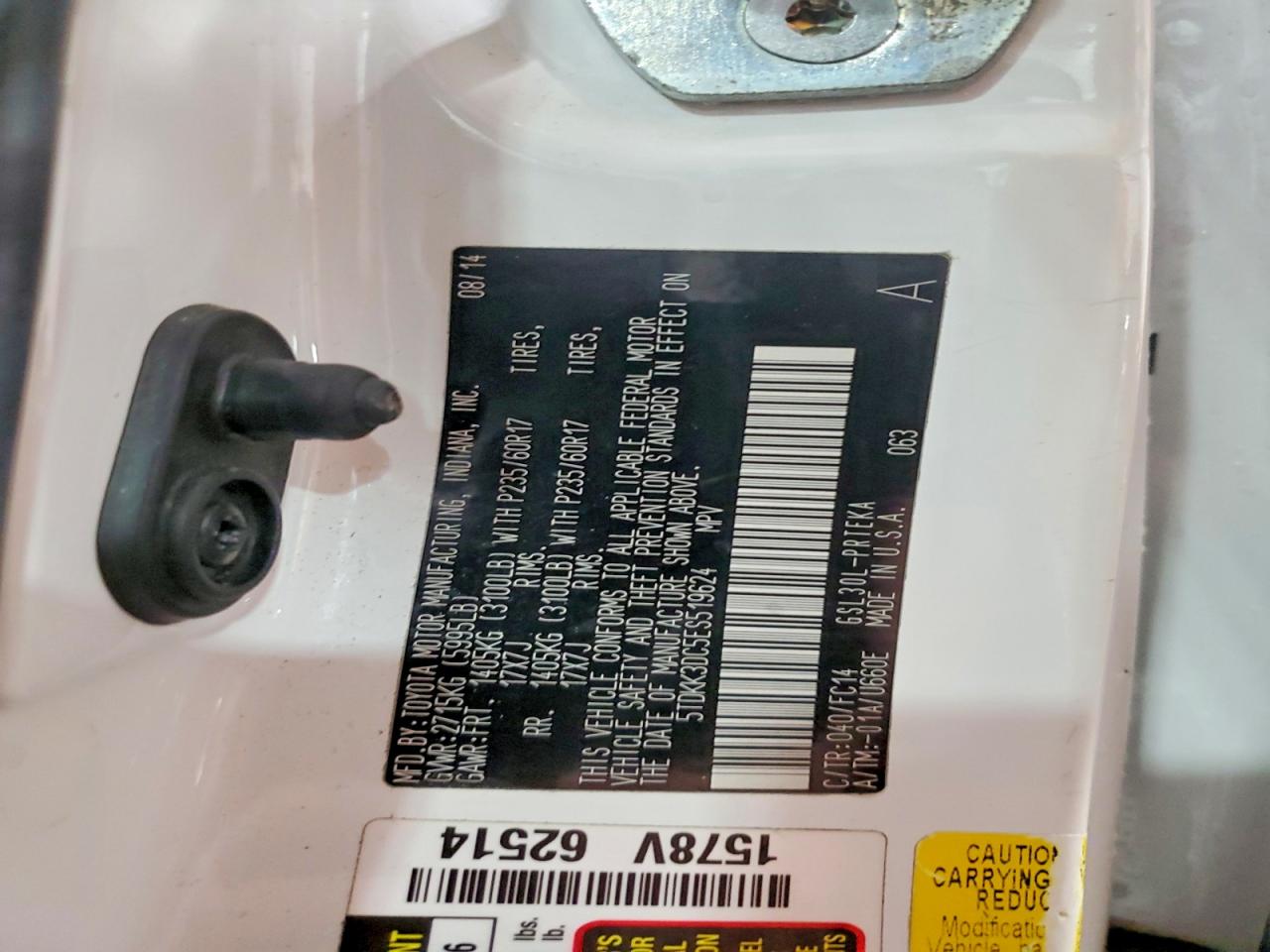 2014 TOYOTA SIENNA LE photo 27