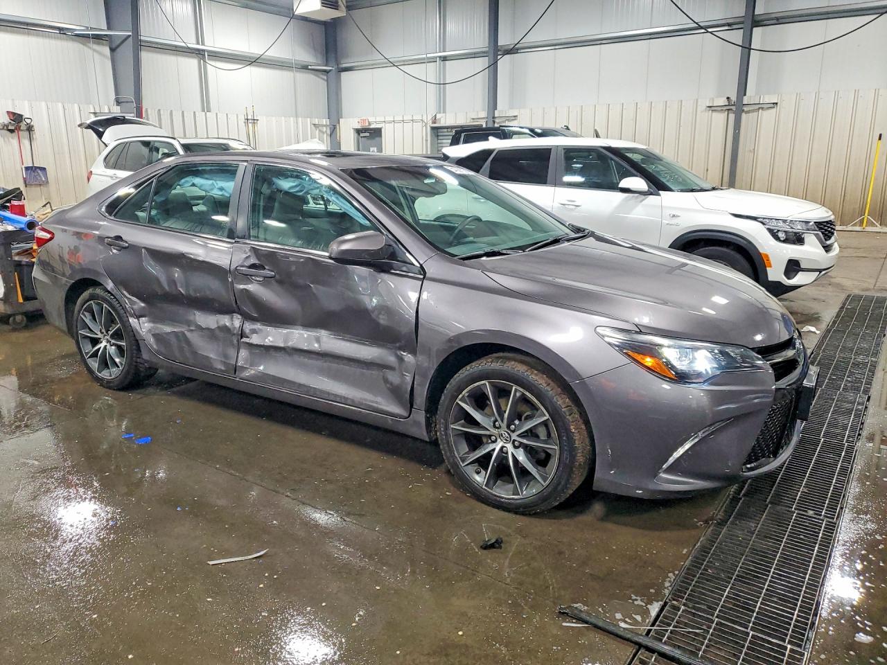 2015 TOYOTA CAMRY XSE V6 photo 7