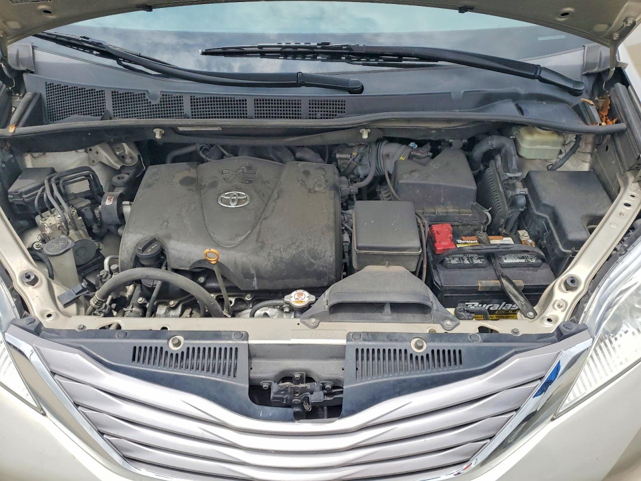 2017 TOYOTA SIENNA XLE 8-PASSENGER photo 12