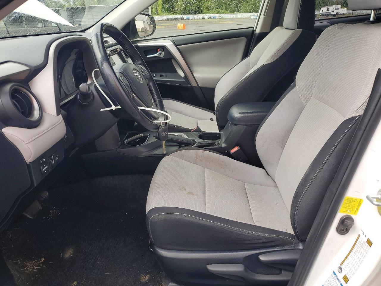 2017 TOYOTA RAV4 XLE photo 13