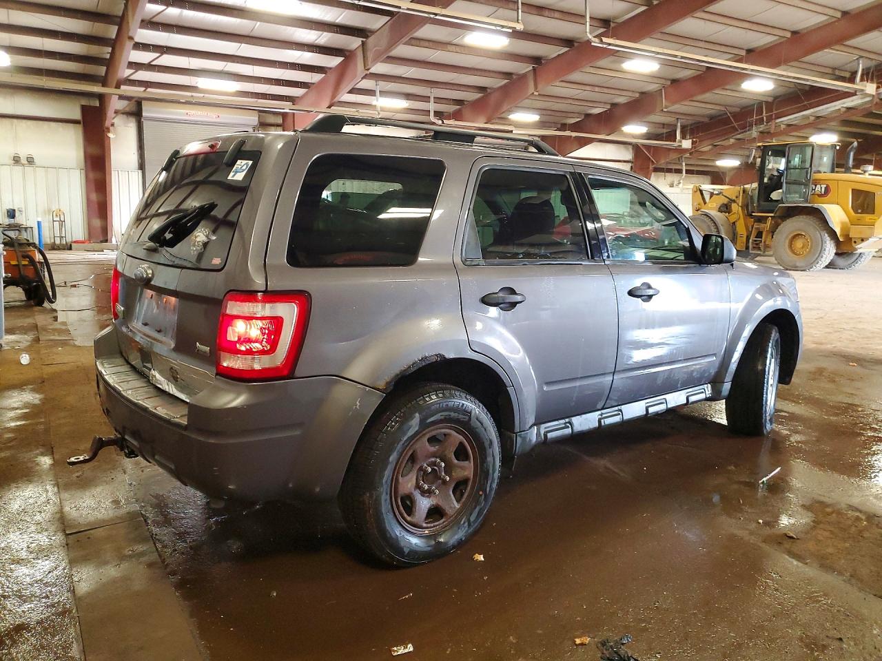 2011 FORD ESCAPE XLT photo 3