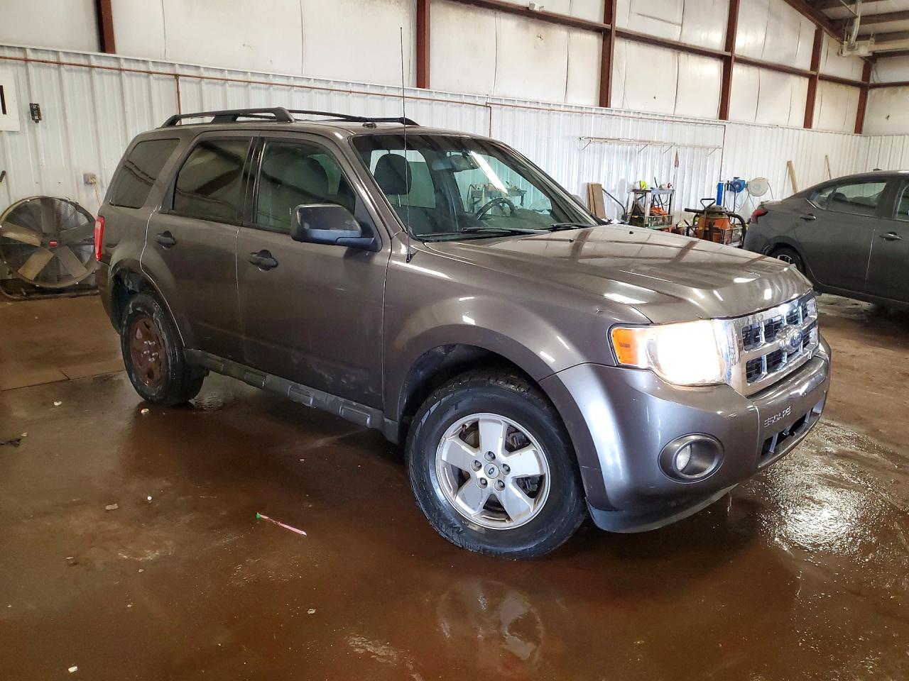 2011 FORD ESCAPE XLT photo 4