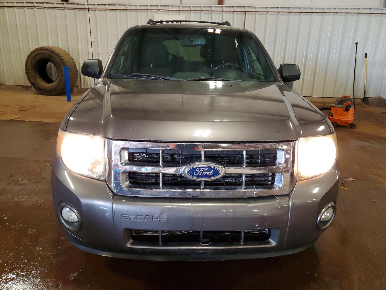 2011 FORD ESCAPE XLT photo 5