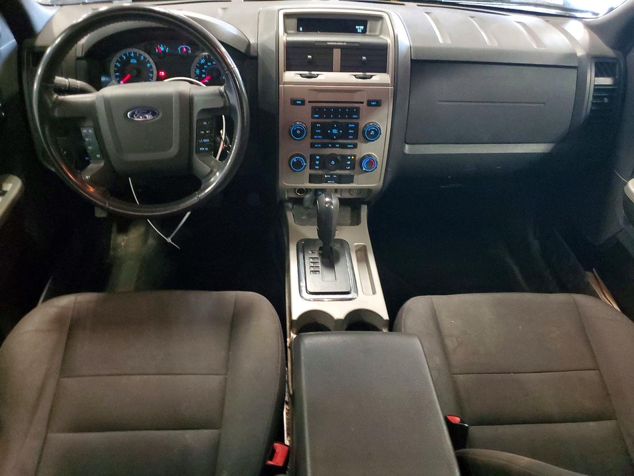 2011 FORD ESCAPE XLT photo 8