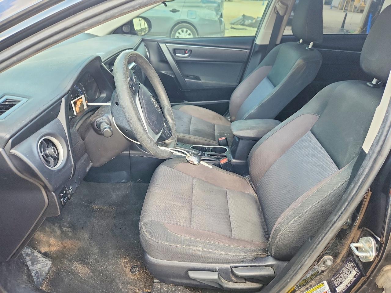 2019 TOYOTA COROLLA LE photo 13